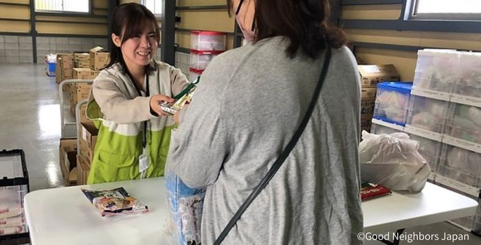 グッドごはん配付の様子