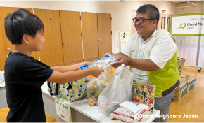 食品配付の様子